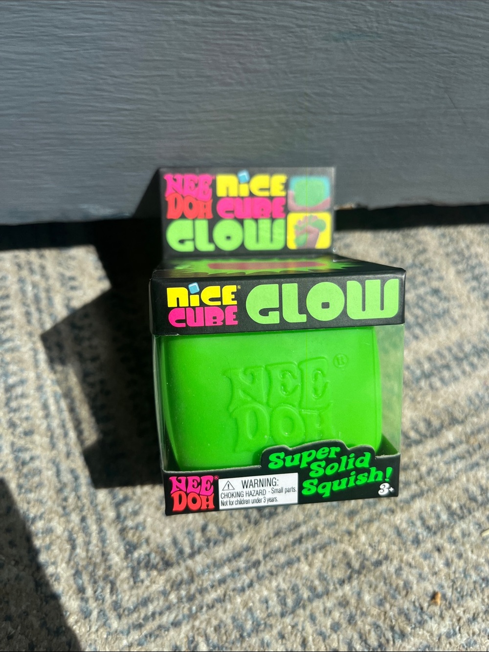 Nice Cube Glow - Green Super Solid Squish